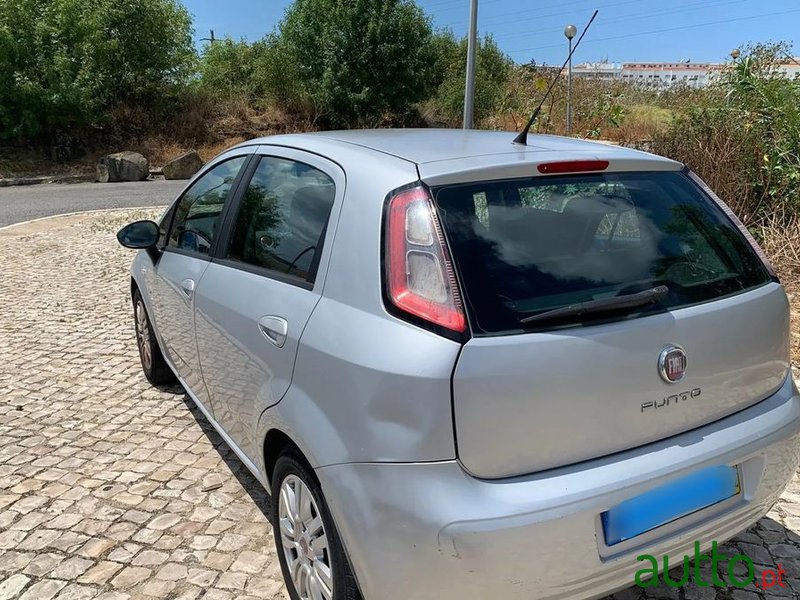2012' Fiat Punto photo #3