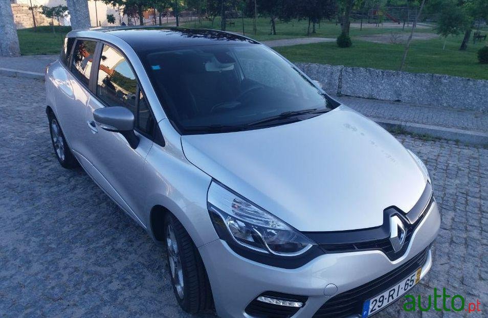 2016' Renault Clio Sport Tourer photo #1