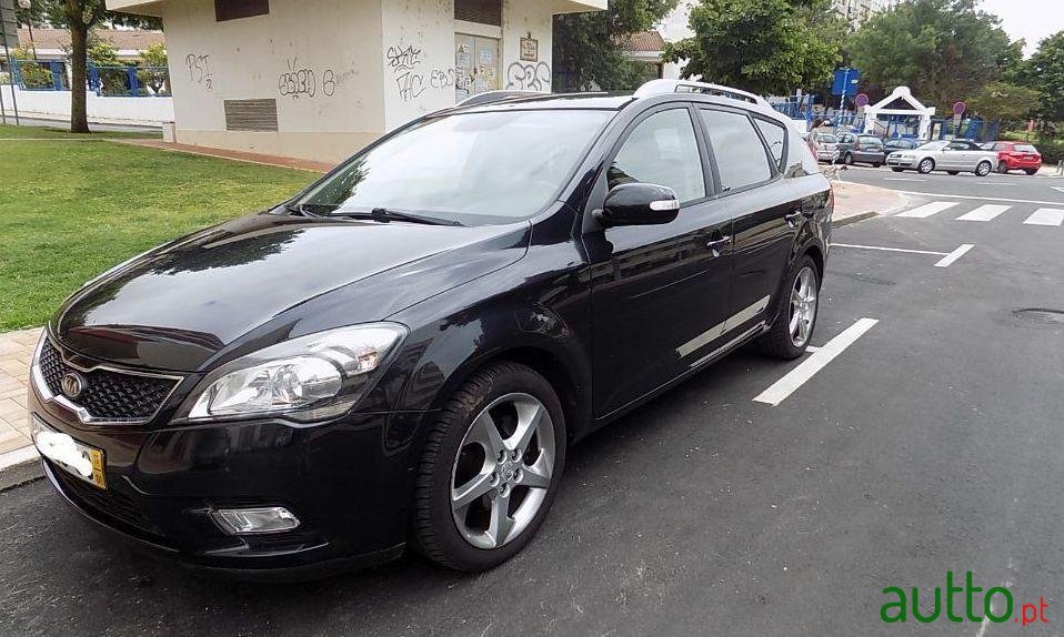 2011' Kia Ceed Sw photo #1