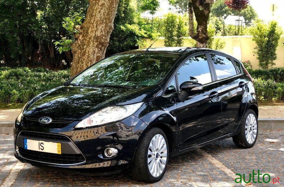 2010' Ford Fiesta photo #1