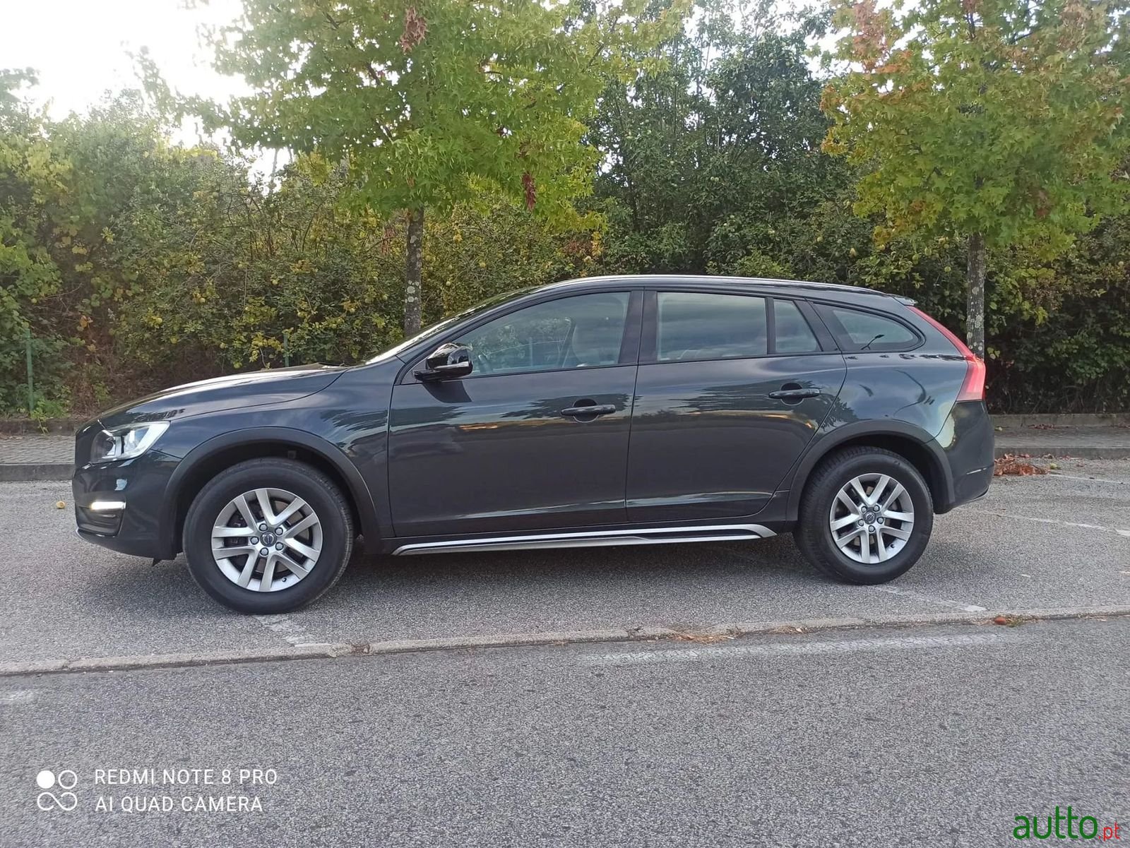 2017' Volvo V60 Cross Country photo #1