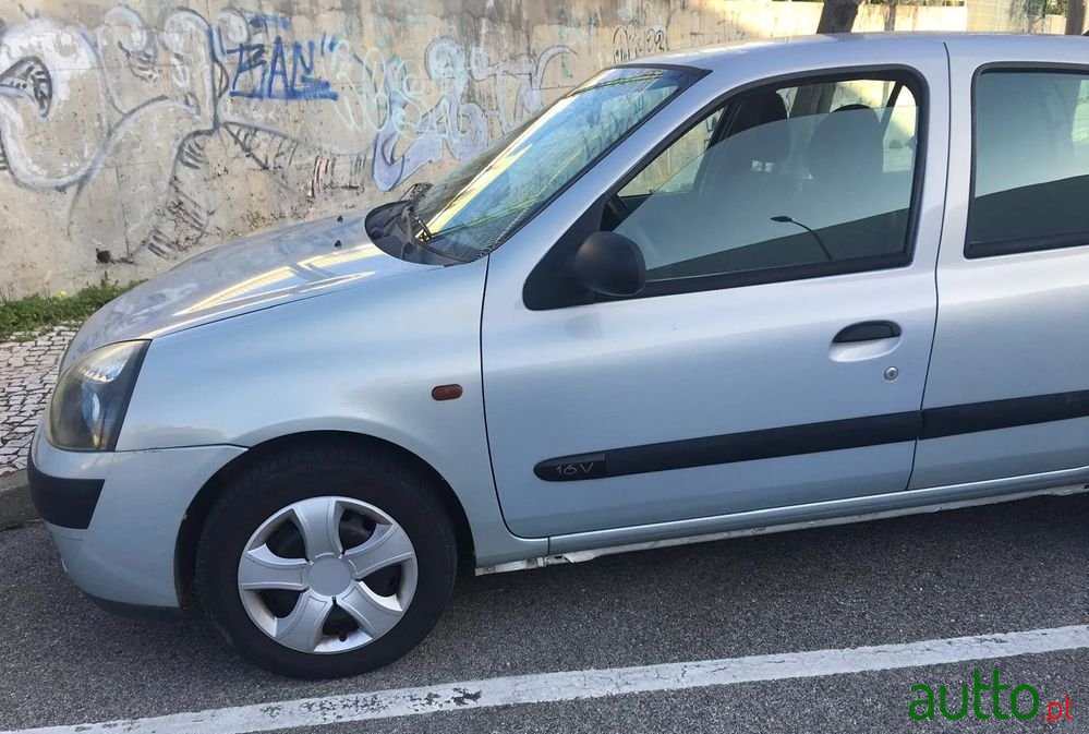 2002' Renault Clio 1.2 photo #4