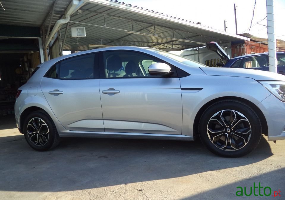 2017' Renault Megane photo #3
