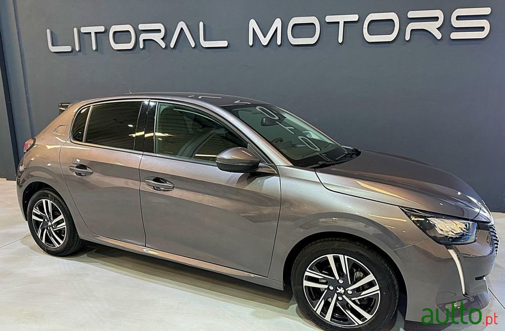 2022' Peugeot 208 Puretech photo #1