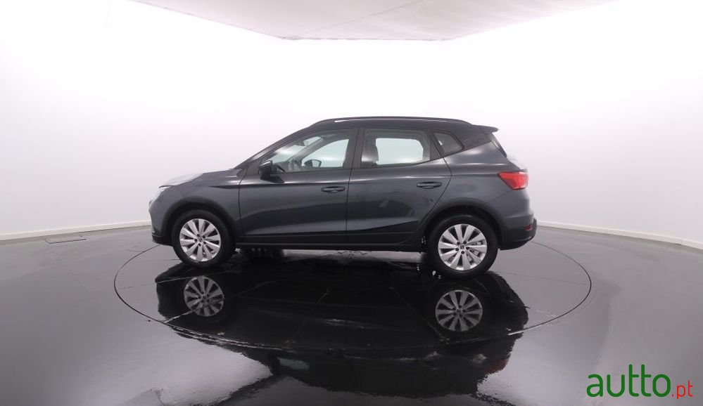 2022' SEAT Arona 1.0 Tsi Style photo #3
