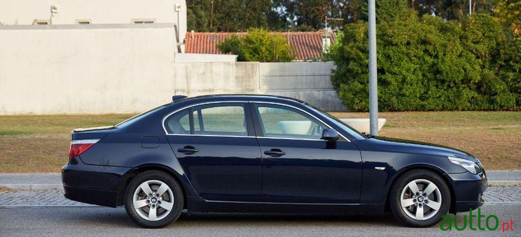 2008' BMW 520 Nacional photo #2