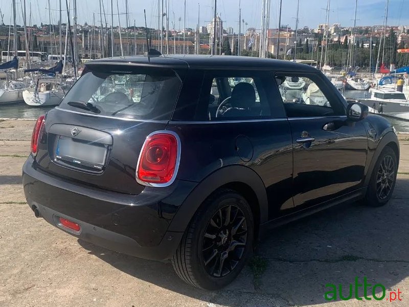 2020' MINI One Aut. photo #6