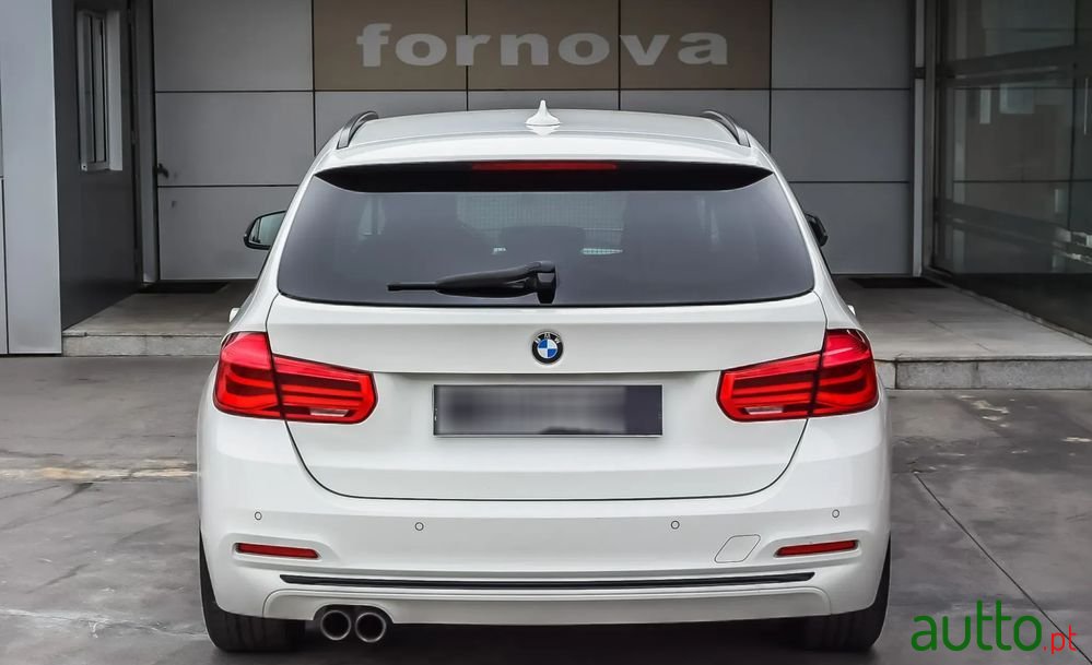 2017' BMW 320 D Touring Line Sport photo #6