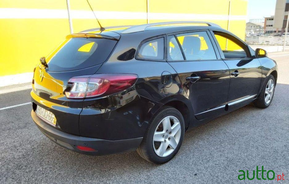 2015' Renault Megane photo #1