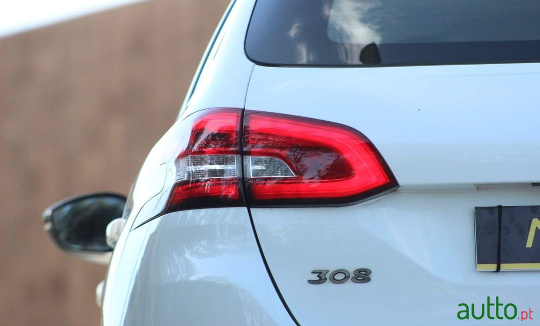 2017' Peugeot 308 Sw photo #6