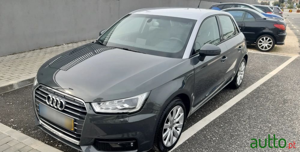 2015' Audi A1 Sportback photo #2