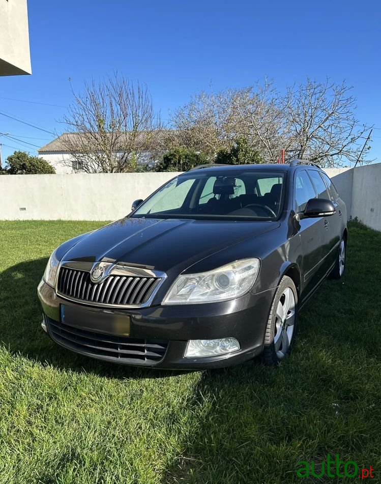 2010' Skoda Octavia Break photo #1