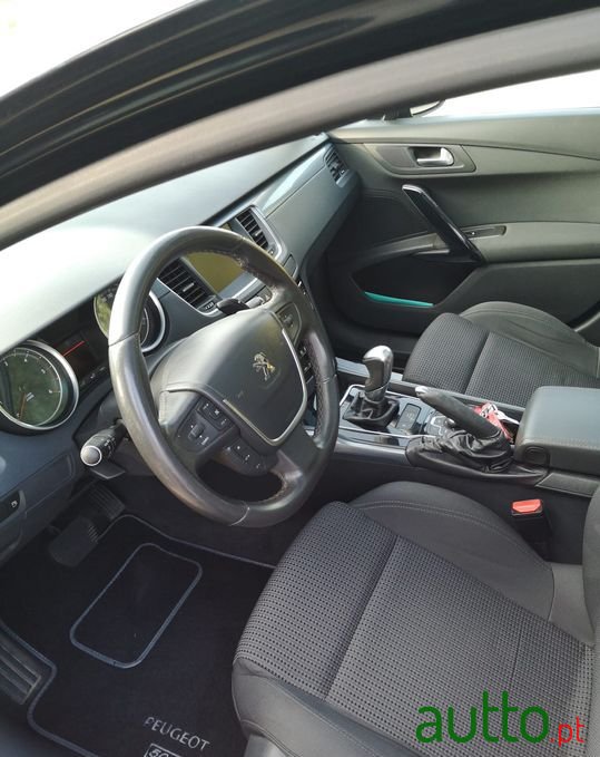 2011' Peugeot 508 Sw photo #4