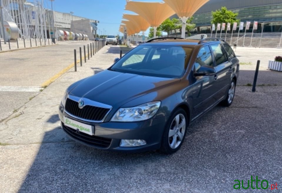 2010' Skoda Octavia Break photo #1