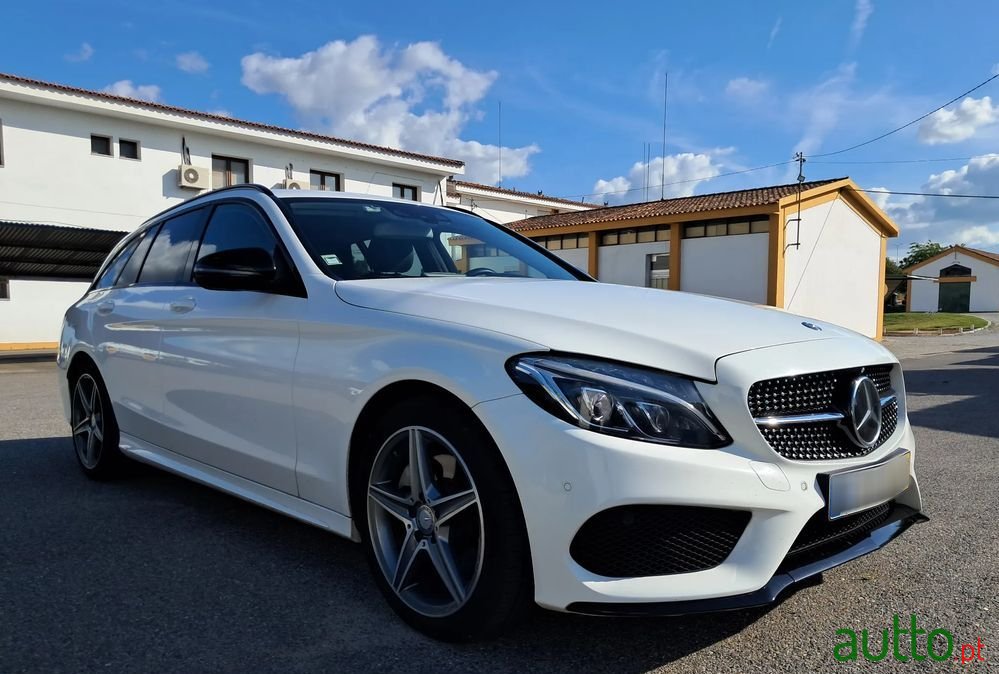 2015' Mercedes-Benz Classe C Bluetec photo #3