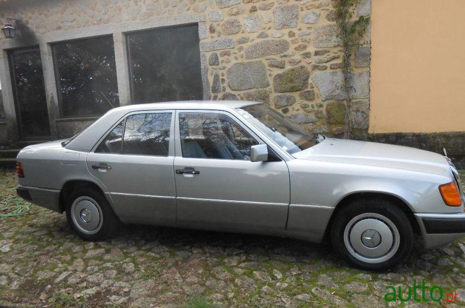 1989' Mercedes-Benz 200 Automatico photo #1