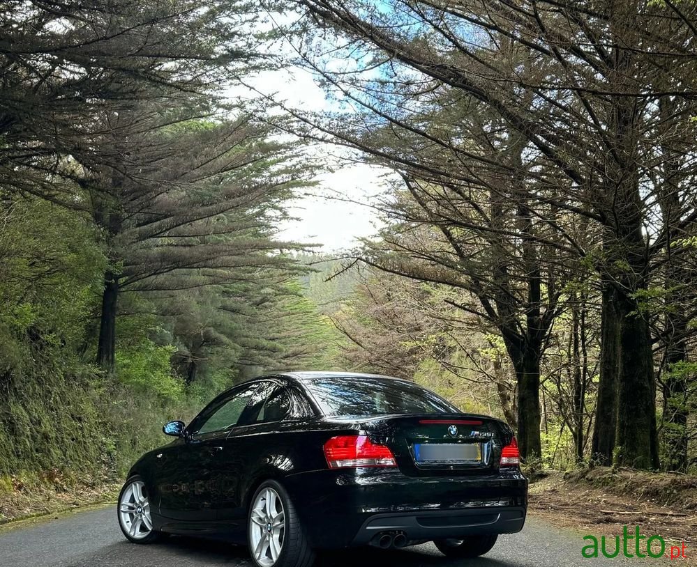 2009' BMW 135 Ia photo #6