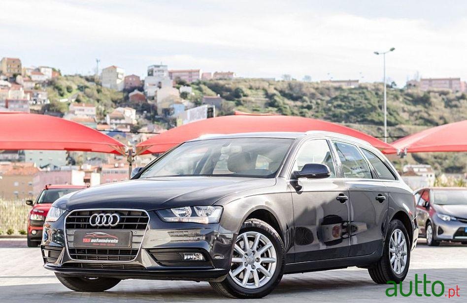 2013' Audi A4 Avant photo #1