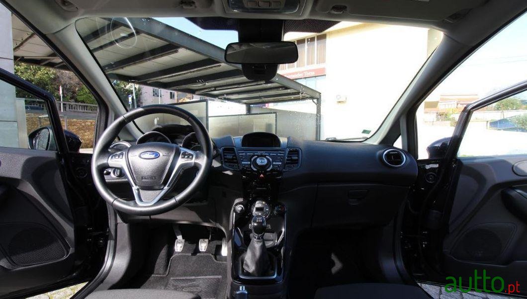 2015' Ford Fiesta 1.6 Tdci Titanium X Stline photo #3