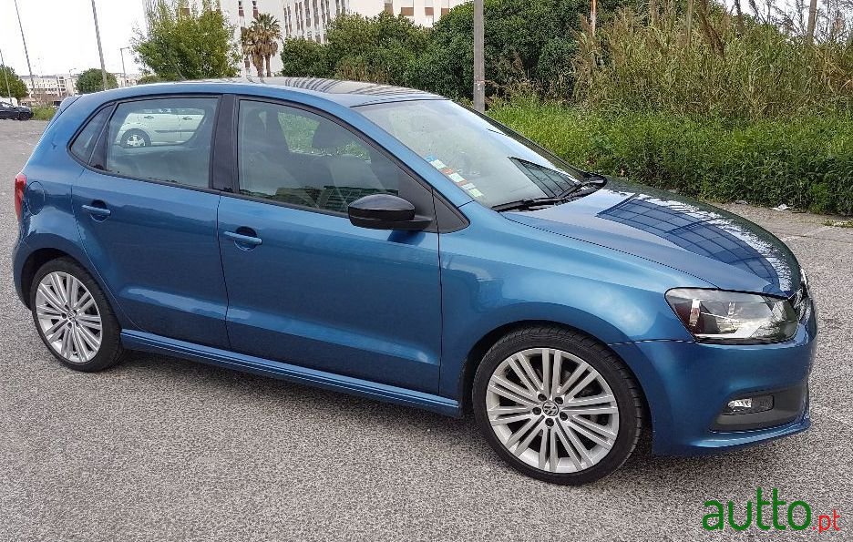 2013' Volkswagen Polo photo #3