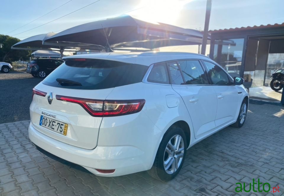 2018' Renault Megane Sport Tourer photo #5