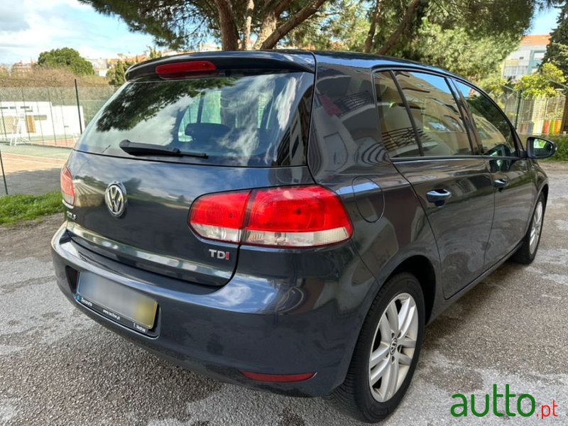 2010' Volkswagen Golf photo #2