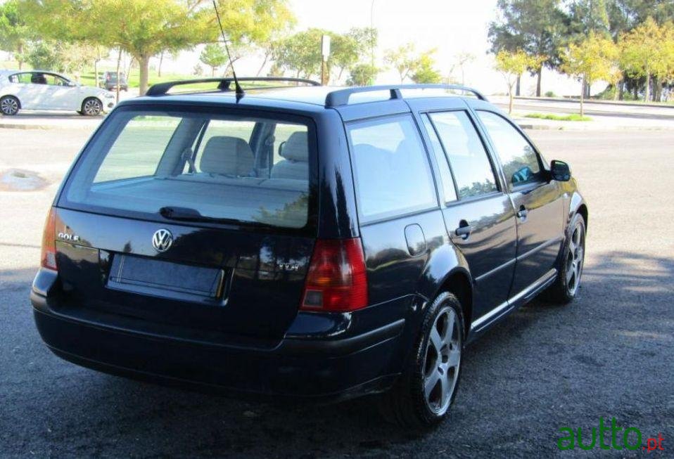 2002' Volkswagen Golf Variant photo #1