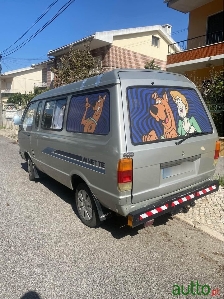 1992' Nissan Navara photo #2