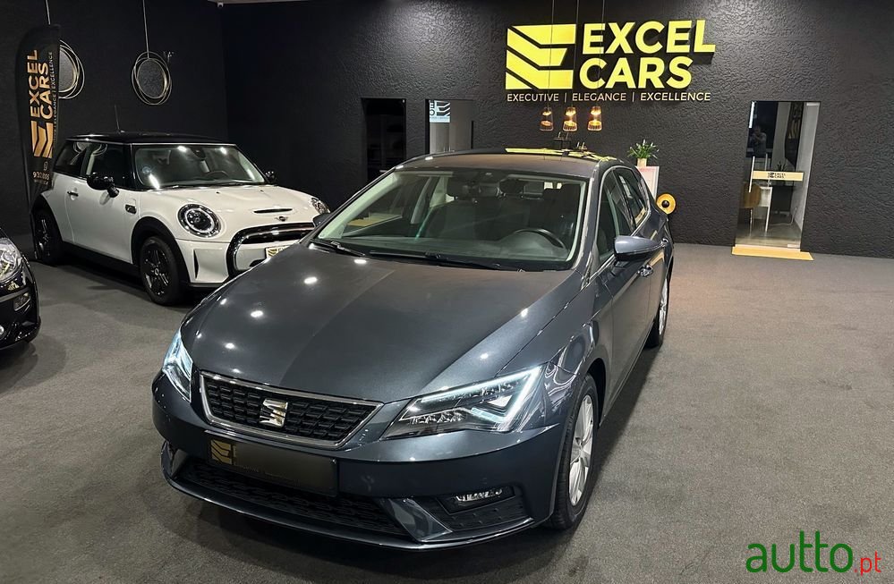 2020' SEAT Leon 1.6 Tdi Xcellence photo #2
