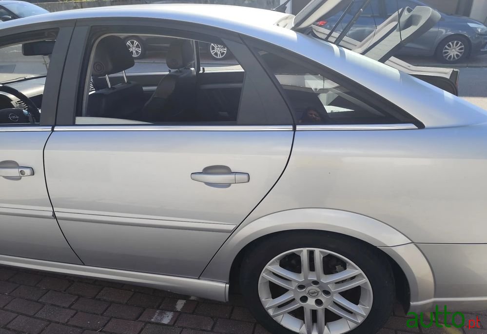 2003' Opel Vectra Gts 2.2 Dti photo #2