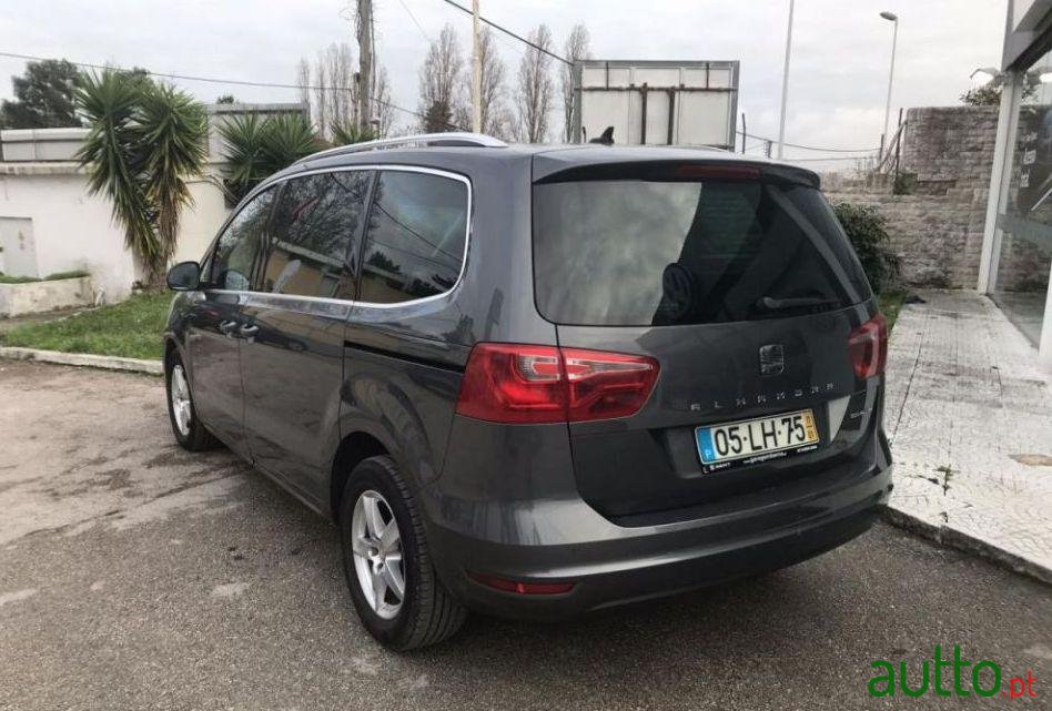 2011' SEAT Alhambra 2.0 Tdi Style Dsg photo #2