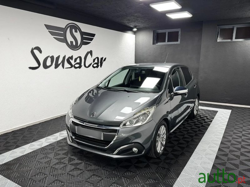2016' Peugeot 208 1.6 Bluehdi Active photo #1
