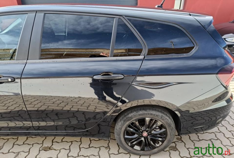 2020' Fiat Tipo Station Wagon photo #4