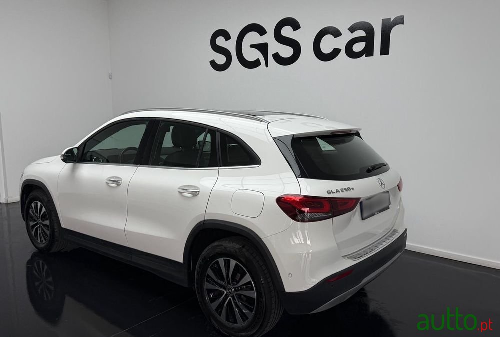 2021' Mercedes-Benz Classe Gla E Style photo #3