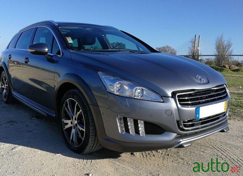 2013' Peugeot 508-Rxh Hybrid4 photo #2