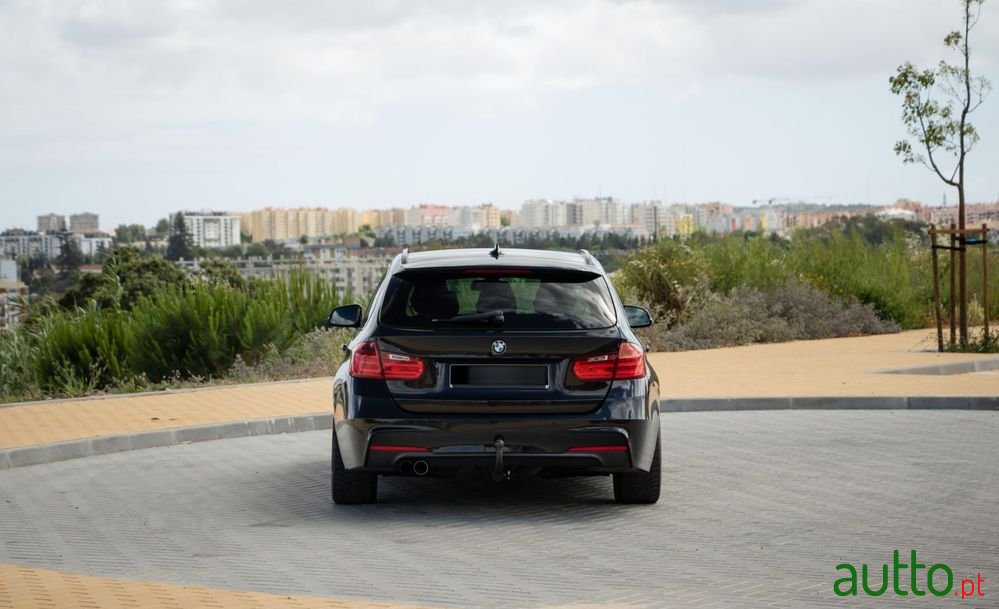 2013' BMW 318 D Touring Pack M photo #5