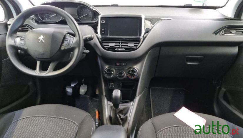 2018' Peugeot 208 photo #3