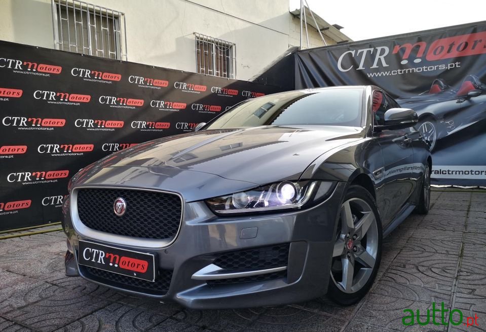 2016' Jaguar Xe photo #1