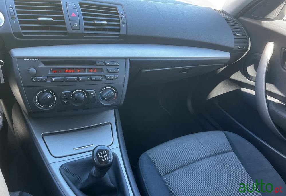 2005' BMW 118 D Confort photo #5