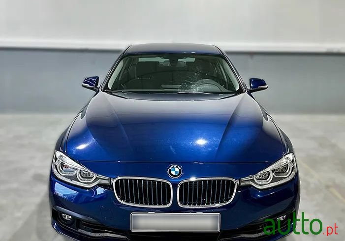 2018' BMW 330 photo #2