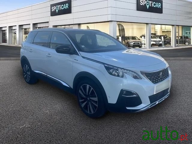 2020' Peugeot 5008 photo #3