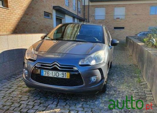2011' Citroen DS3 Sport Chic photo #3