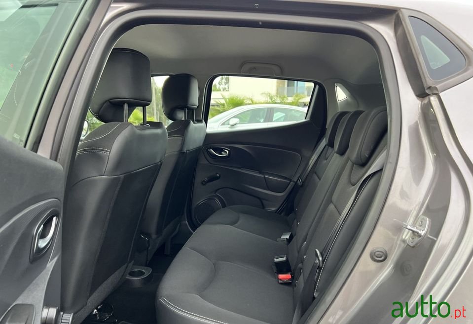 2015' Renault Clio photo #6