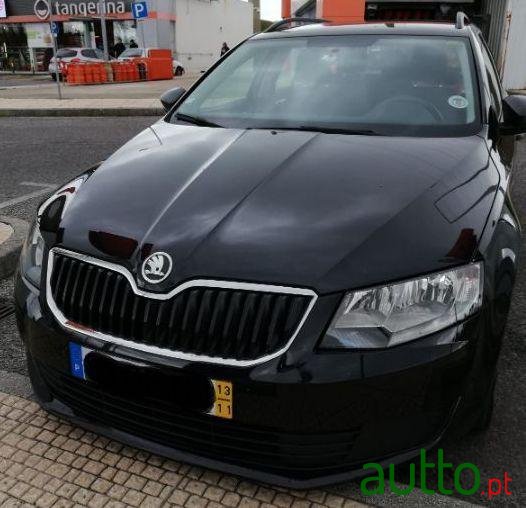 2013' Skoda Octavia Break photo #3
