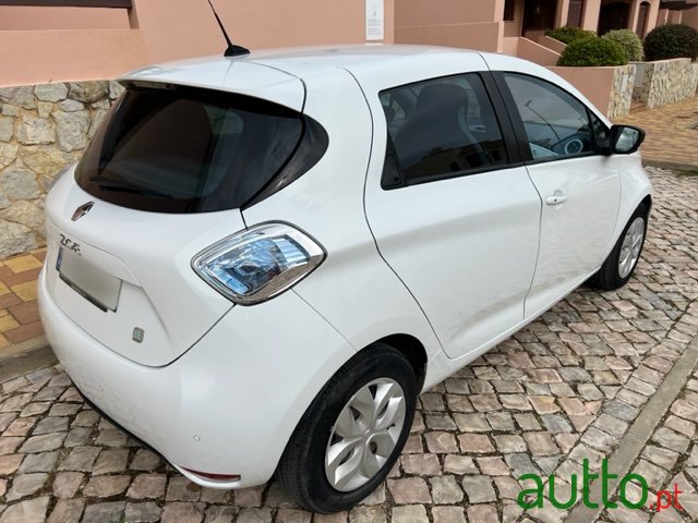 2015' Renault Zoe photo #4