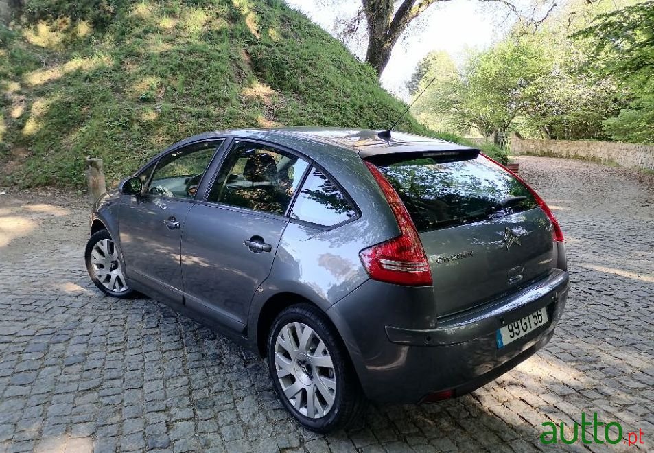 2008' Citroen C4 photo #2