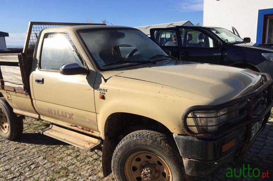 1994' Toyota Hilux 4X4 photo #1