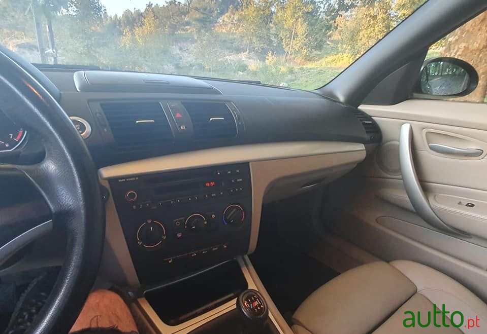 2008' BMW 120 photo #3