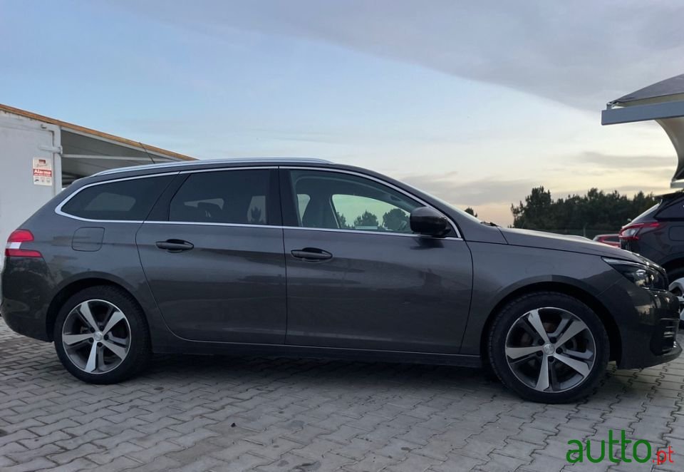 2019' Peugeot 308 photo #4