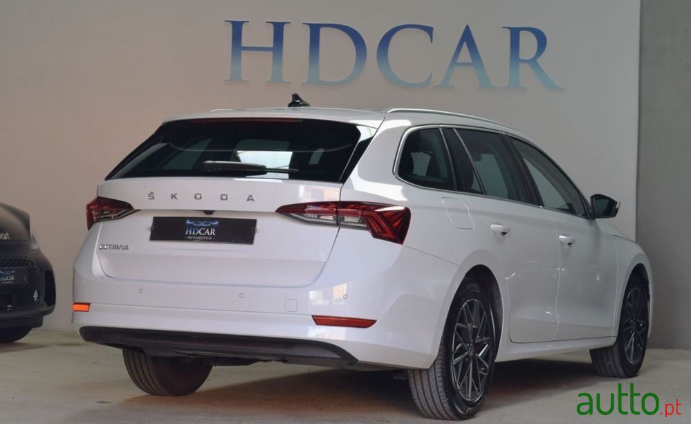2022' Skoda Octavia Break photo #4